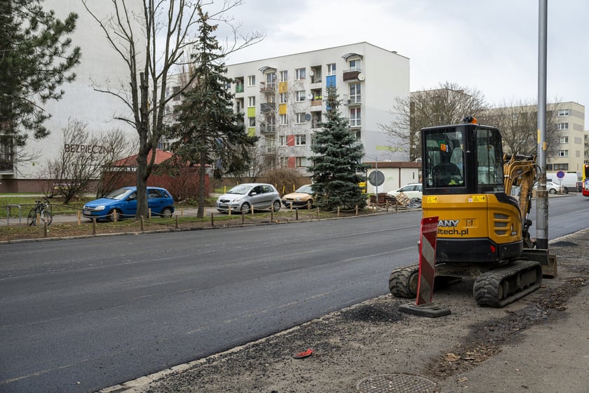 Ulica Bezpieczna w przedostatni dzień remontu